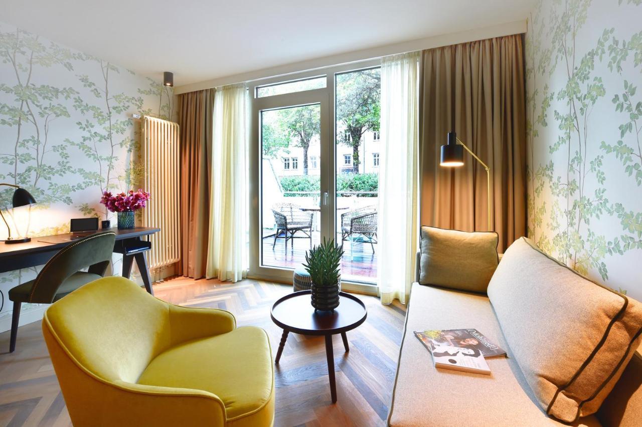 Das James Flensburg Exteriér fotografie A suite at the Hotel Axelmannstein